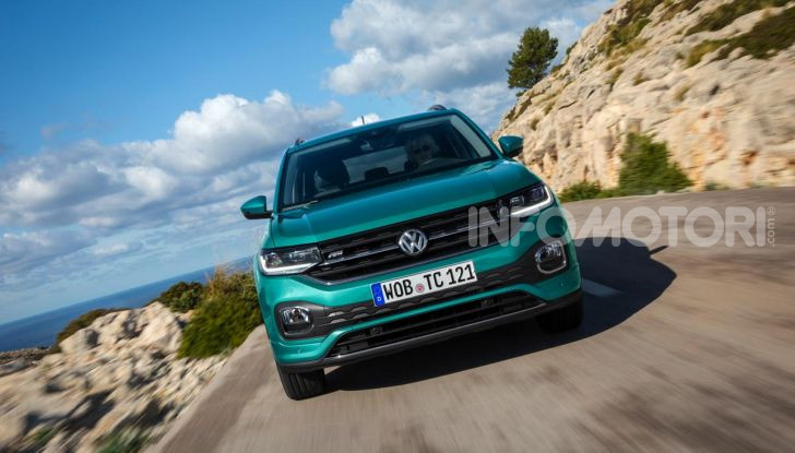 [VIDEO] Prova Volkswagen T-Cross: il crossover comodo per far viaggiare il mercato - Foto 5 di 35