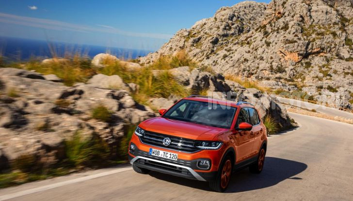 [VIDEO] Prova Volkswagen T-Cross: il crossover comodo per far viaggiare il mercato - Foto 32 di 35
