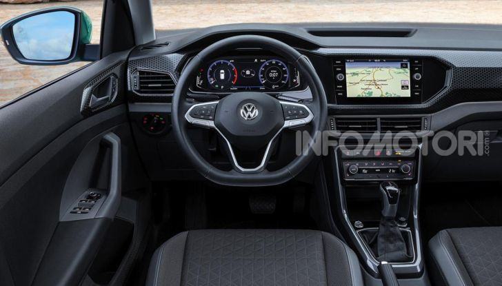 [VIDEO] Prova Volkswagen T-Cross: il crossover comodo per far viaggiare il mercato - Foto 8 di 35