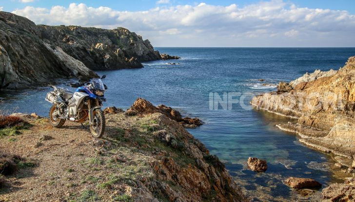BMW F850 GS Adventure: prezzo, prova e caratteristiche del modello 2019 - Foto 8 di 74