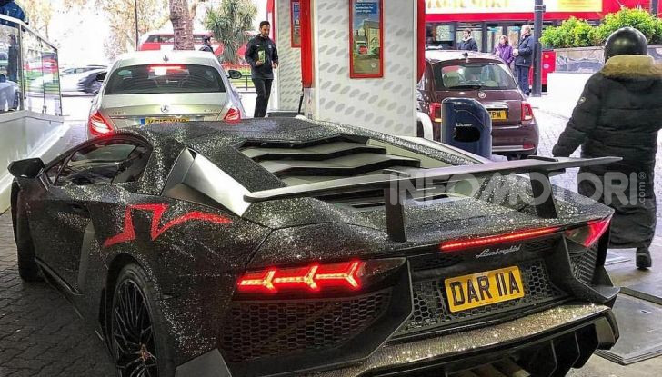 La Lamborghini Aventador SV di una ragazza russa con 2 milioni di Swarovski - Foto 2 di 5