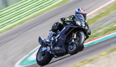 Test in pista Aprilia RSV4 Factory 1100, invecchiando migliora più di un buon vino!