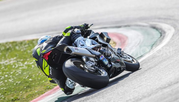 Aprilia RSV4 X che successo: già sold out tutti i modelli messi in vendita - Foto 27 di 65