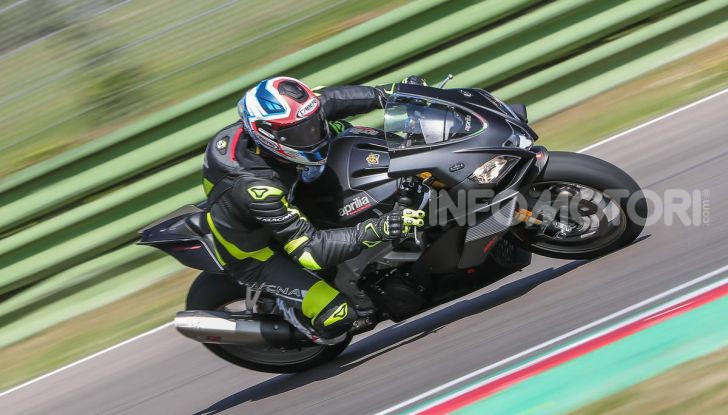 Aprilia RSV4 X che successo: già sold out tutti i modelli messi in vendita - Foto 36 di 65