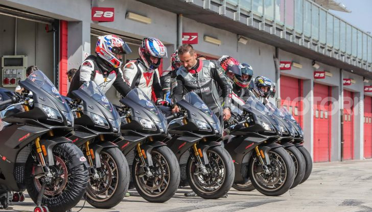 Aprilia RSV4 X che successo: già sold out tutti i modelli messi in vendita - Foto 64 di 65