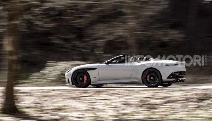 Aston Martin DBS Superleggera: arriva la versione Volante - Foto 4 di 12