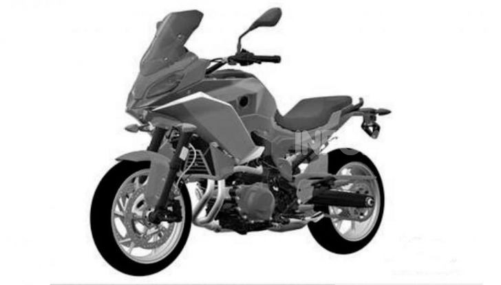 BMW F 850 GT: ecco le prime immagini - Foto 1 di 5