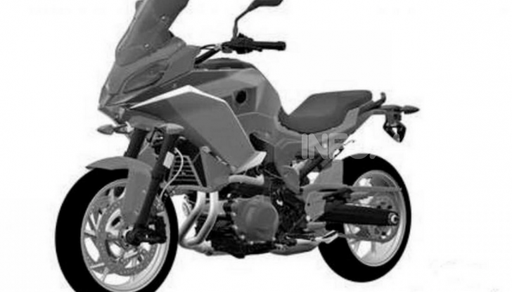 BMW F 850 GT: ecco le prime immagini - Foto 3 di 5