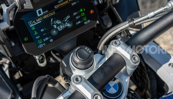 Prova BMW R 1250 GS 2019: la regina è ancora più nuova con lo ShiftCam - Foto 16 di 48