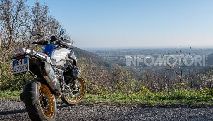 Prova BMW R 1250 GS 2019: la regina è ancora più nuova con lo ShiftCam - Foto 22 di 48