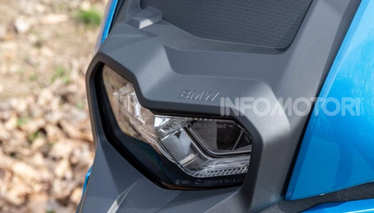 Confronto scooter 400: Bmw C400X e Yamaha XMAX 400 Iron Max - Foto 4 di 48