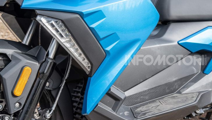 Confronto scooter 400: Bmw C400X e Yamaha XMAX 400 Iron Max - Foto 6 di 48