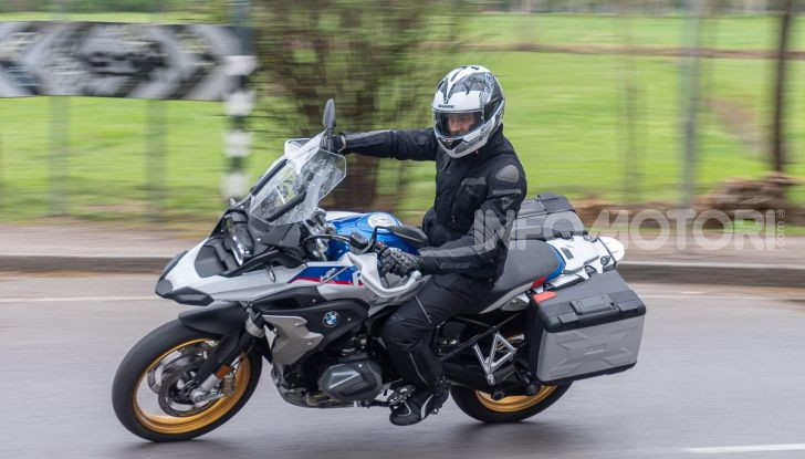 Prova BMW R 1250 GS 2019: la regina è ancora più nuova con lo ShiftCam - Foto 26 di 48