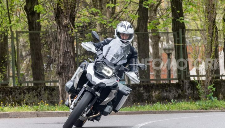 Prova BMW R 1250 GS 2019: la regina è ancora più nuova con lo ShiftCam - Foto 27 di 48