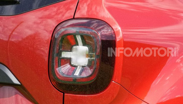 Prova video Dacia Duster Techroad: il SUV low cost “speciale” - Foto 22 di 61