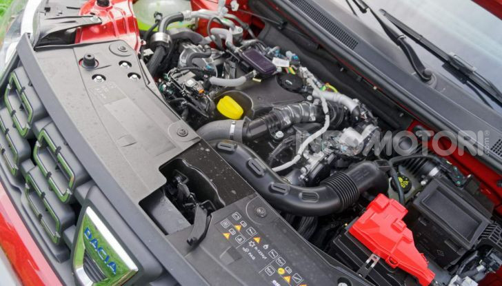 Prova video Dacia Duster Techroad: il SUV low cost “speciale” - Foto 45 di 61