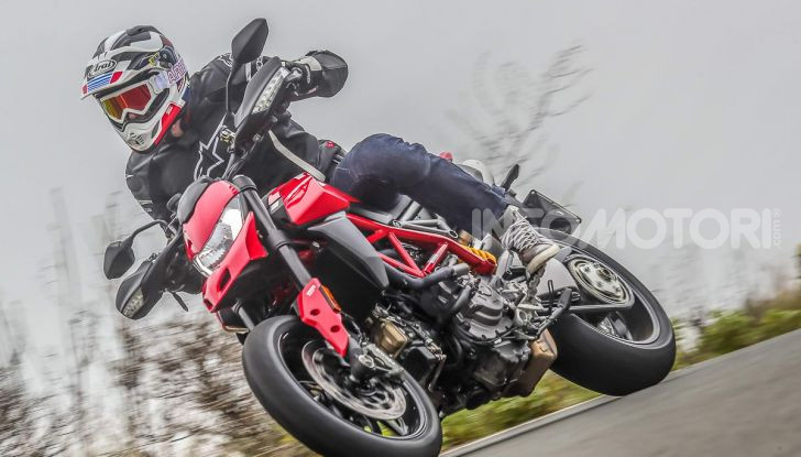 Prova su strada Ducati Hypermotard 950 e 950SP 2019: caratteristiche, opinioni e prezzi - Foto 8 di 54