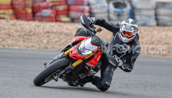 Prova su strada Ducati Hypermotard 950 e 950SP 2019: caratteristiche, opinioni e prezzi - Foto 14 di 54