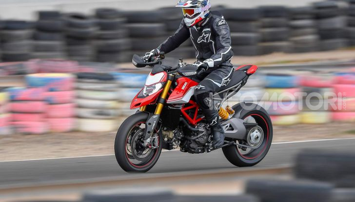 Prova su strada Ducati Hypermotard 950 e 950SP 2019: caratteristiche, opinioni e prezzi - Foto 19 di 54