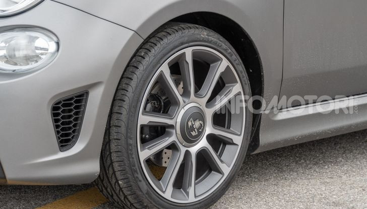 [VIDEO] Prova Abarth 595 Turismo: potenza e stile per la piccola sportiva italiana - Foto 2 di 41