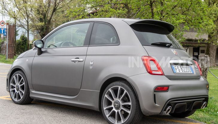 [VIDEO] Prova Abarth 595 Turismo: potenza e stile per la piccola sportiva italiana - Foto 7 di 41