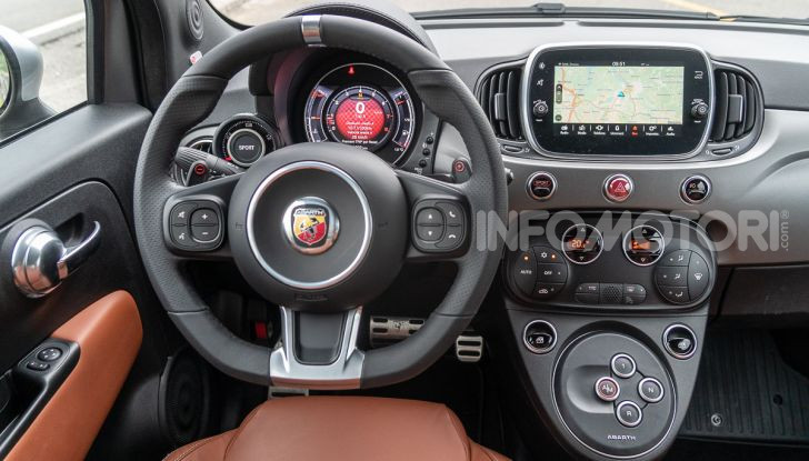 [VIDEO] Prova Abarth 595 Turismo: potenza e stile per la piccola sportiva italiana - Foto 26 di 41