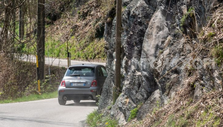 [VIDEO] Prova Abarth 595 Turismo: potenza e stile per la piccola sportiva italiana - Foto 31 di 41