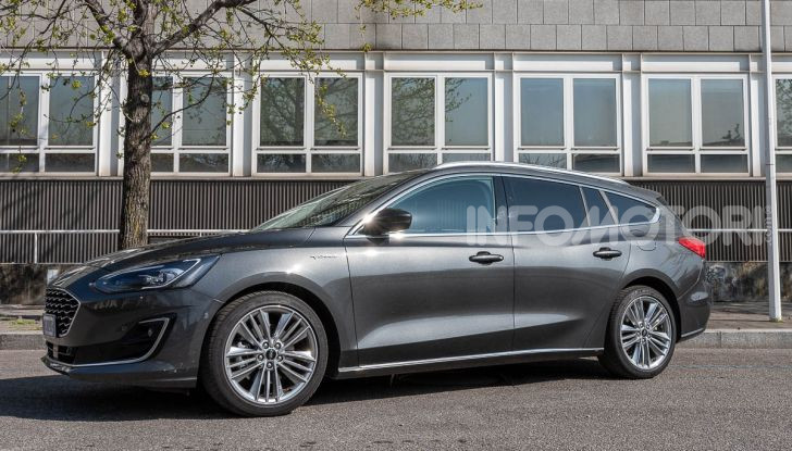 Prova Ford Focus SW Vignale 1.0 EcoBoost 125 cv: esperienza Ford all’ennesima potenza - Foto 3 di 41