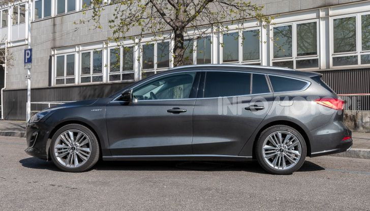 Prova Ford Focus SW Vignale 1.0 EcoBoost 125 cv: esperienza Ford all’ennesima potenza - Foto 4 di 41