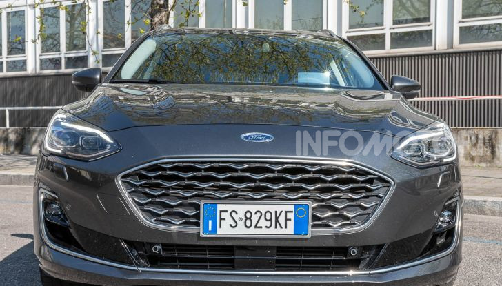 Prova Ford Focus SW Vignale 1.0 EcoBoost 125 cv: esperienza Ford all’ennesima potenza - Foto 1 di 41