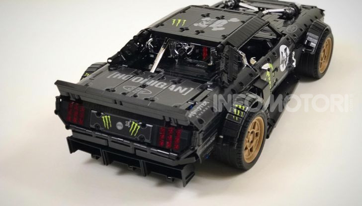 Ford Mustang Hoonicorn V2 versione LEGO Technic - Foto 2 di 8