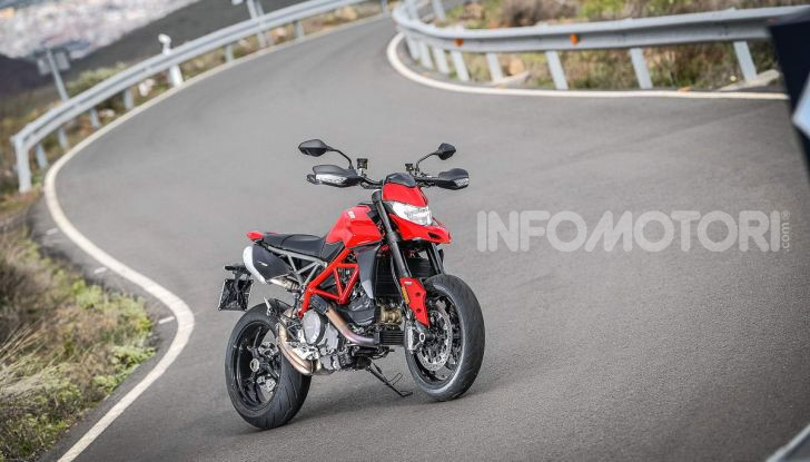 Prova su strada Ducati Hypermotard 950 e 950SP 2019: caratteristiche, opinioni e prezzi - Foto 24 di 54