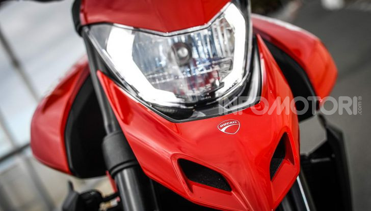 Prova su strada Ducati Hypermotard 950 e 950SP 2019: caratteristiche, opinioni e prezzi - Foto 30 di 54