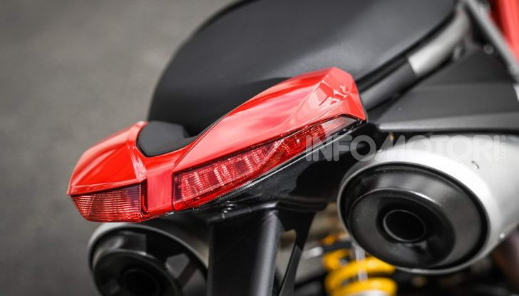 Prova su strada Ducati Hypermotard 950 e 950SP 2019: caratteristiche, opinioni e prezzi - Foto 34 di 54