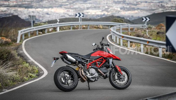 Prova su strada Ducati Hypermotard 950 e 950SP 2019: caratteristiche, opinioni e prezzi - Foto 35 di 54