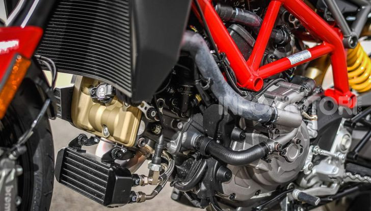 Prova su strada Ducati Hypermotard 950 e 950SP 2019: caratteristiche, opinioni e prezzi - Foto 40 di 54