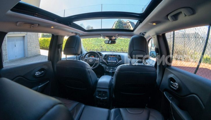 Jeek Cherokee 2019 interni