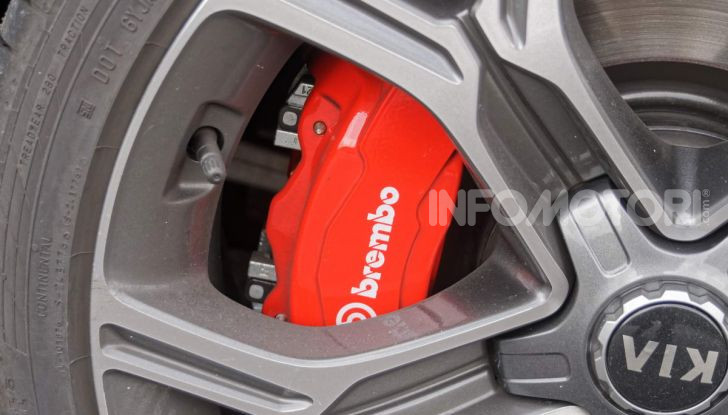 Prova KIA Stinger GT: 370CV per entrare nel mercato premium - Foto 11 di 56