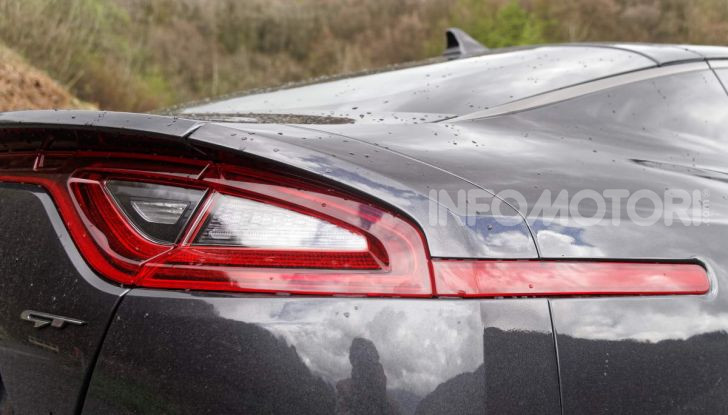 Prova KIA Stinger GT: 370CV per entrare nel mercato premium - Foto 13 di 56