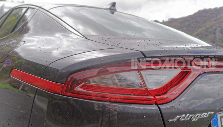 Prova KIA Stinger GT: 370CV per entrare nel mercato premium - Foto 20 di 56