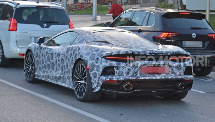 McLaren Grand Tourer 2020, prime immagini e dati tecnici - Foto 12 di 13