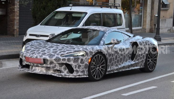 McLaren Grand Tourer 2020, prime immagini e dati tecnici - Foto 7 di 13