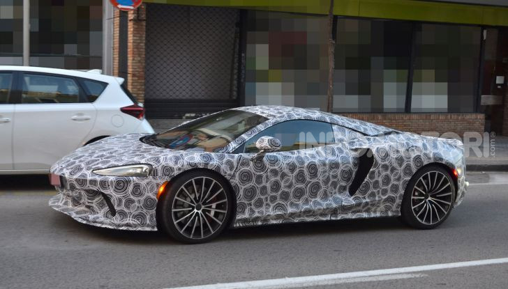 McLaren Grand Tourer 2020, prime immagini e dati tecnici - Foto 8 di 13