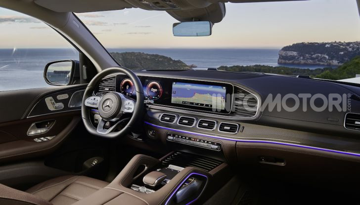 Mercedes GLS 2019: il nuovo SUV ammiraglio della casa tedesca - Foto 36 di 70