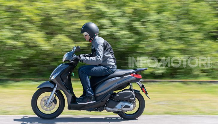 Prova Piaggio Medley 150 SE: commuter urbano Made in Italy - Foto 44 di 47