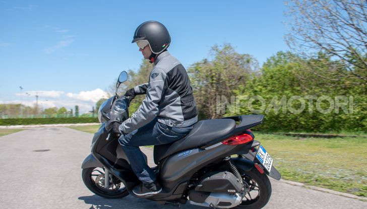 Prova Piaggio Medley 150 SE: commuter urbano Made in Italy - Foto 46 di 47
