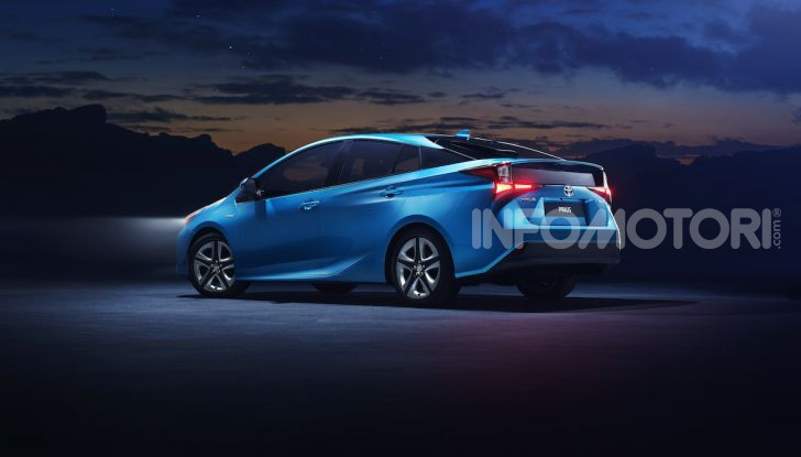 Toyota Prius AWD-i 2019, aperte le vendite - Foto 2 di 4