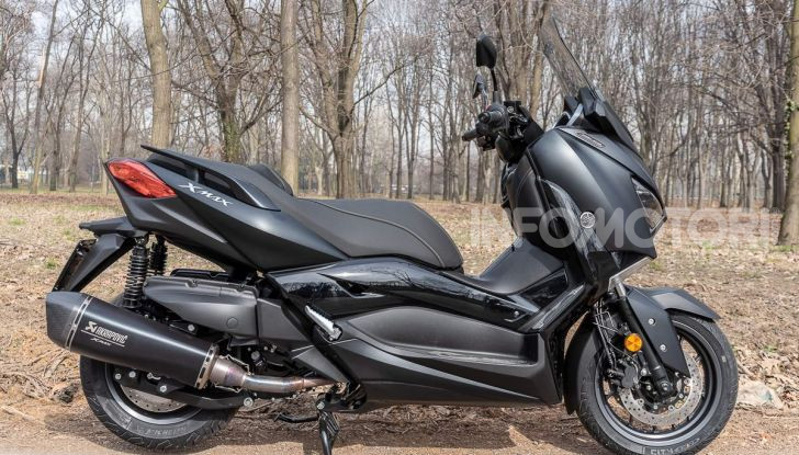 Confronto scooter 400: Bmw C400X e Yamaha XMAX 400 Iron Max - Foto 32 di 48
