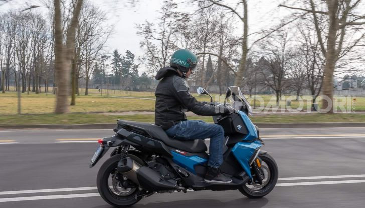Confronto scooter 400: Bmw C400X e Yamaha XMAX 400 Iron Max - Foto 42 di 48