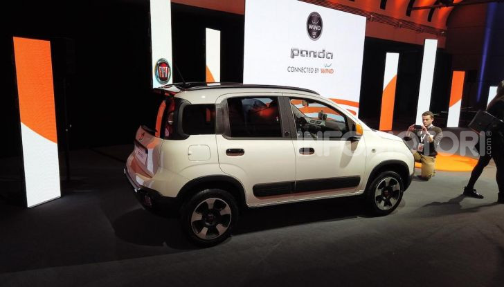 Fiat Panda Connected by Wind, la nuova serie speciale - Foto 18 di 21